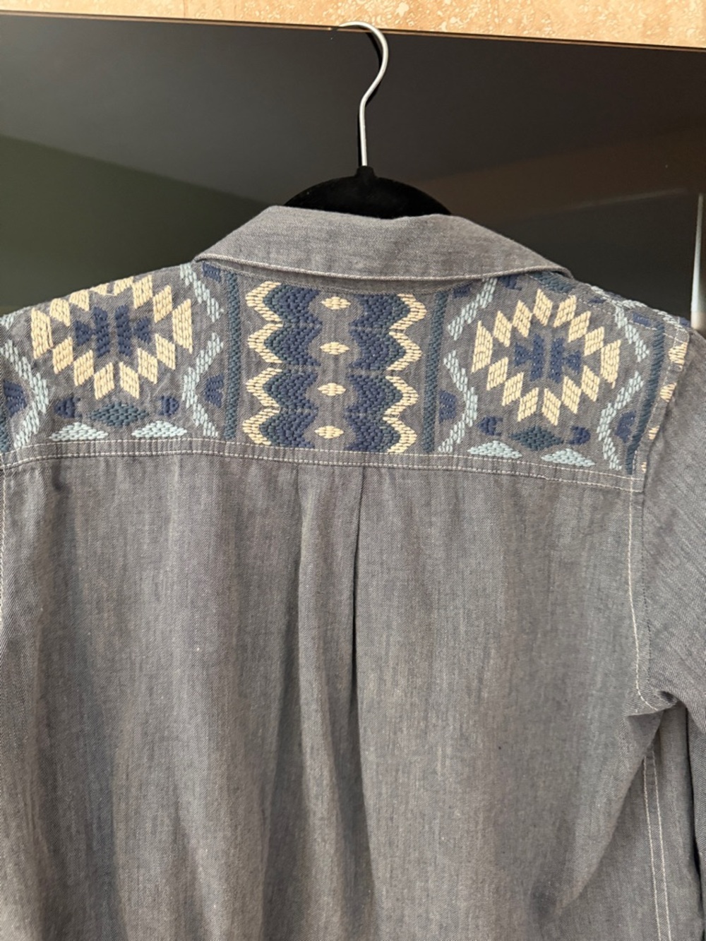 Ariat button up - Picture 3 of 3